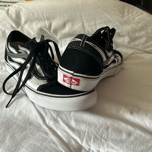 Men’s/Women’s Black suede VANS sneakers Size (Men’s 9 /Women’s 10.5